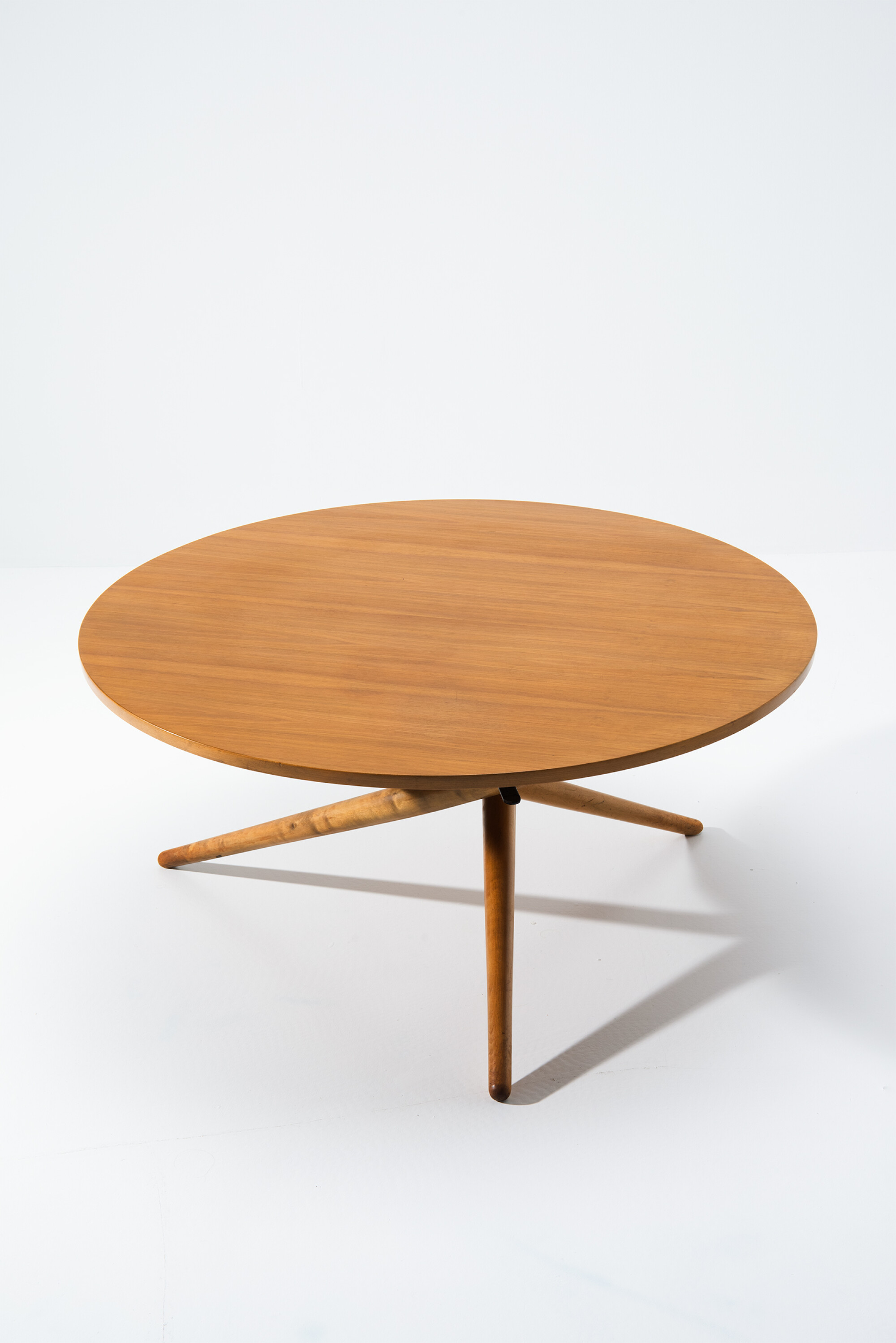 ADJUSTABLE TABLE - S.T. TISCH Jürg Bally Wohnhilfe