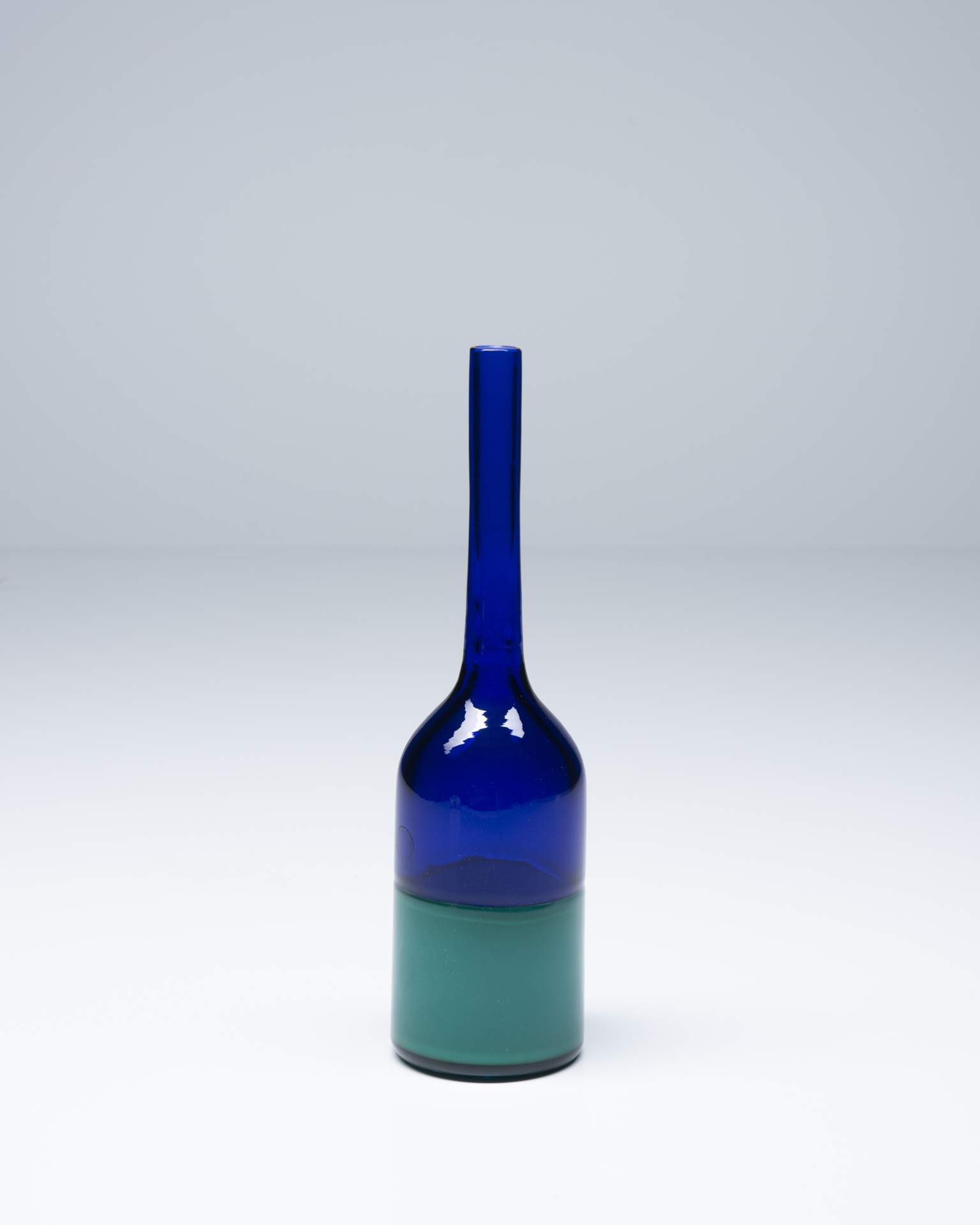 cs037venini-vase-green-and-blue0a-2