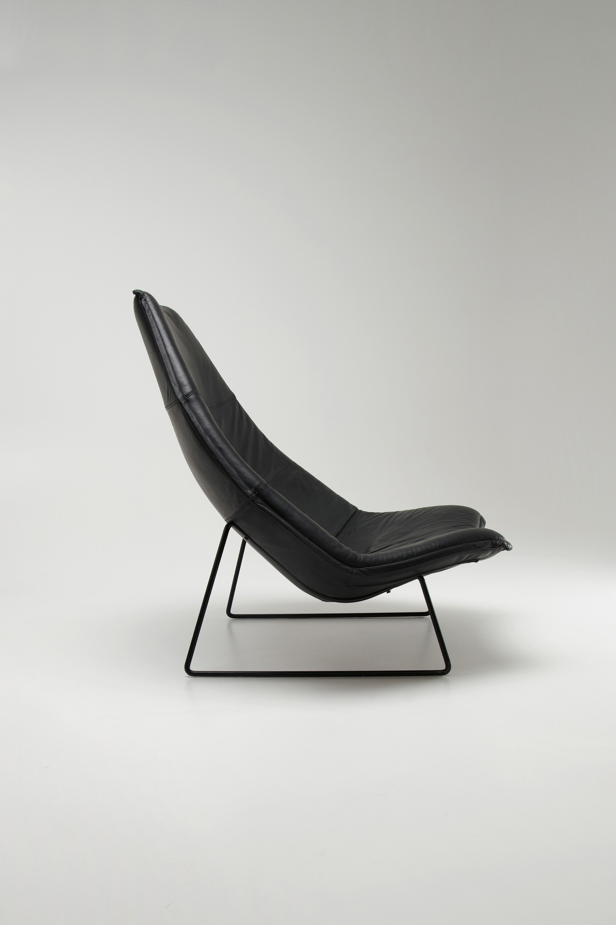 geoffrey-harcourt-artifort-geoffrey-harcourt-artifort-f585-sledge-chair-rare-base-02