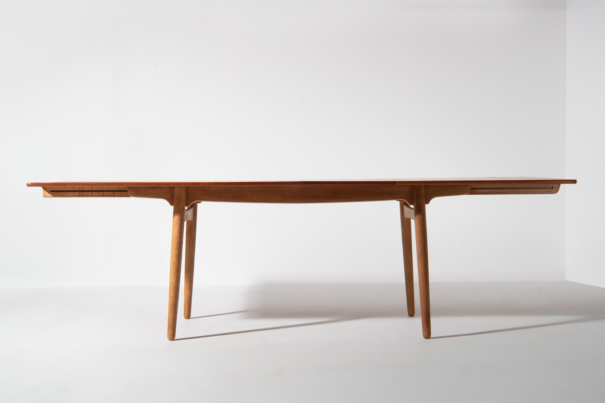 hans-wegner-table2