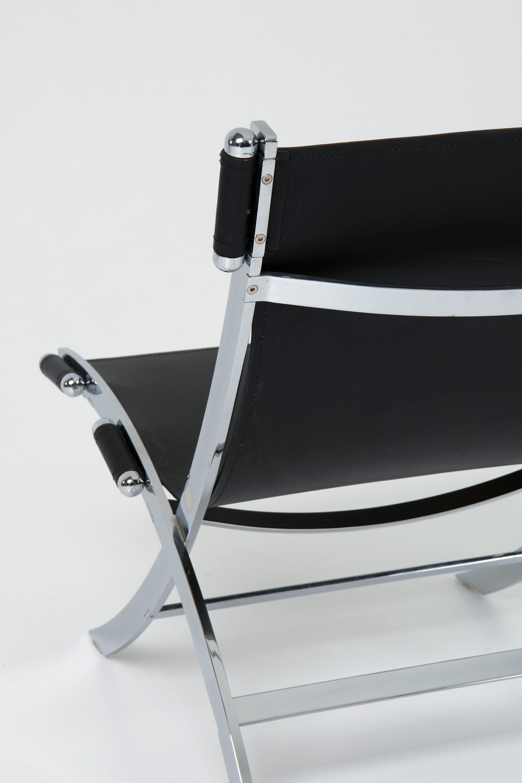 lounge-chair-in-chrome-and-leather-for-flexform-or-ilva-design-model-cuba-antonio-citterio-06