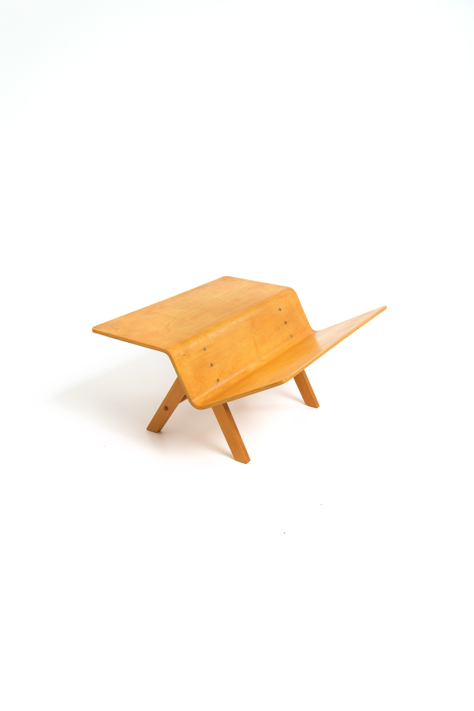 magazine-side-table-by-hein-stolle-3