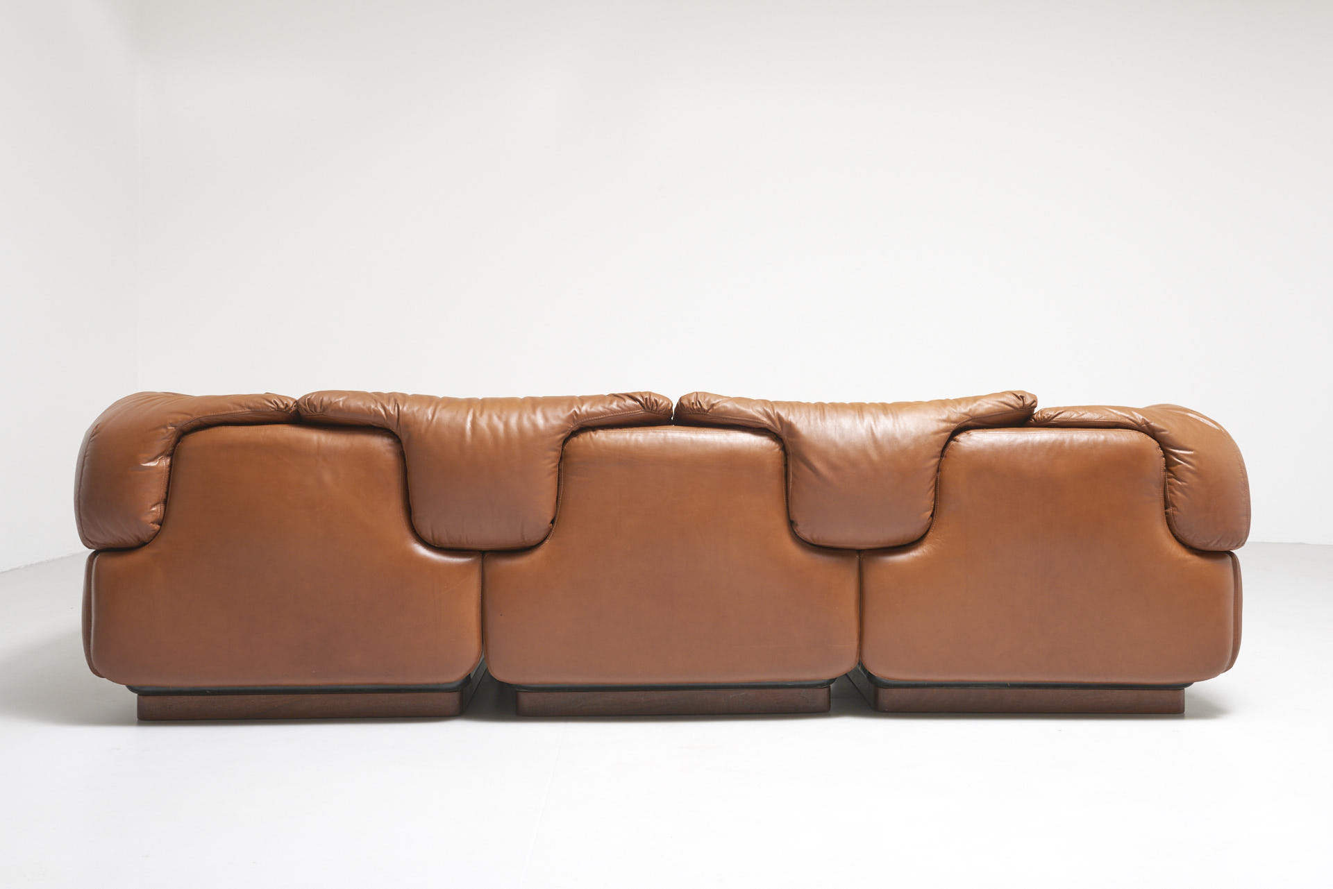 modest furniture vintage 1813 confidential sofa alberto rosselli saporiti 02