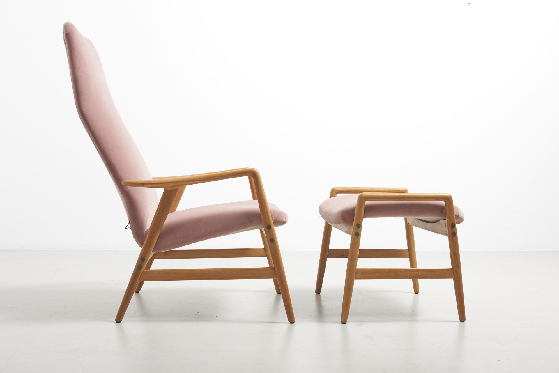 modestfurniture-vintage-1837-alf-svensson-contour-reclining-chair-ottoman03