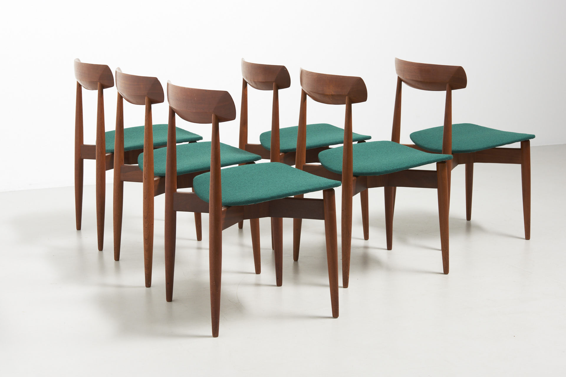 modestfurniture-vintage-2069-bramin-dining-chairs-teak03