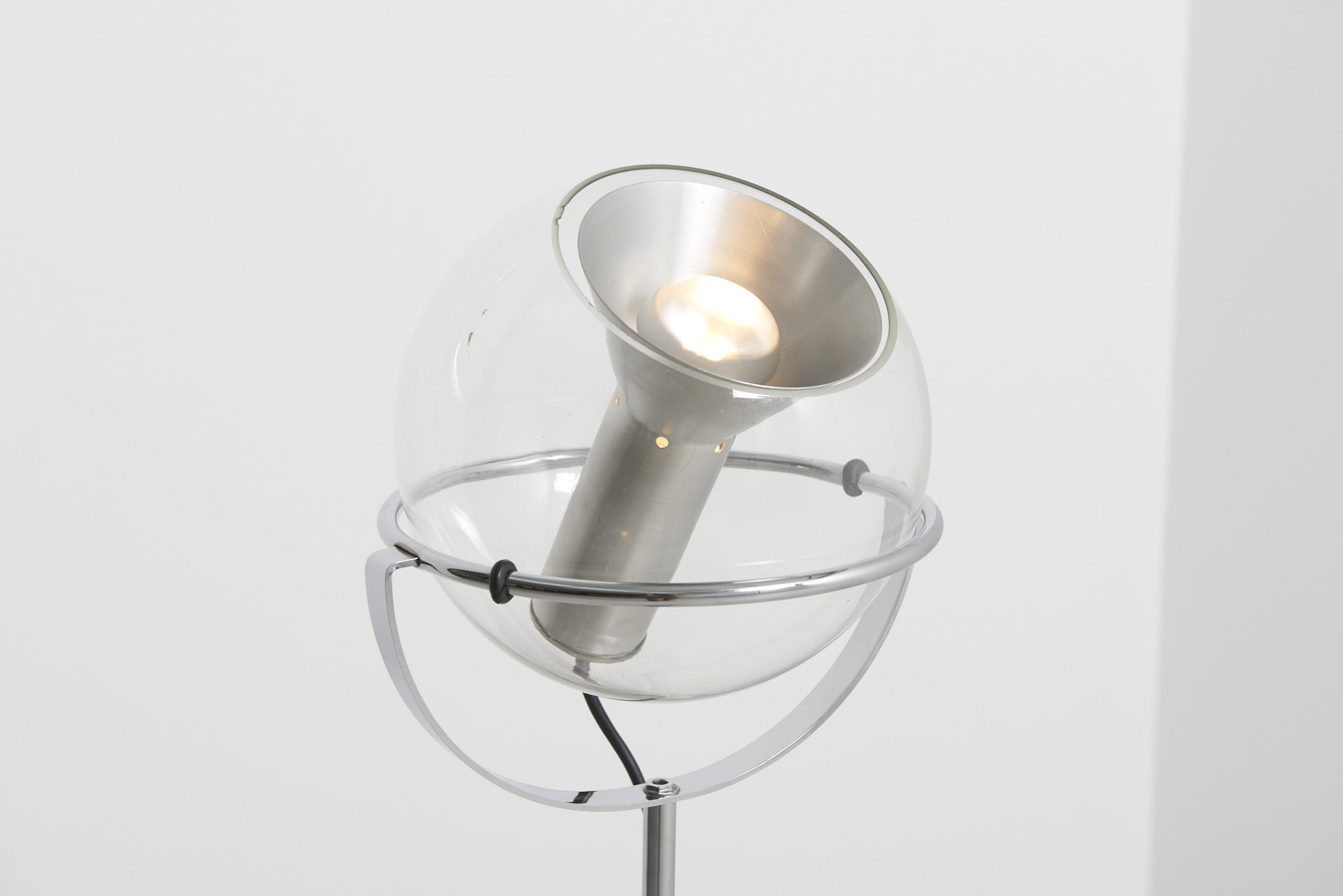 modestfurniture-vintage-2246-raak-floor-lamp-globe-200001
