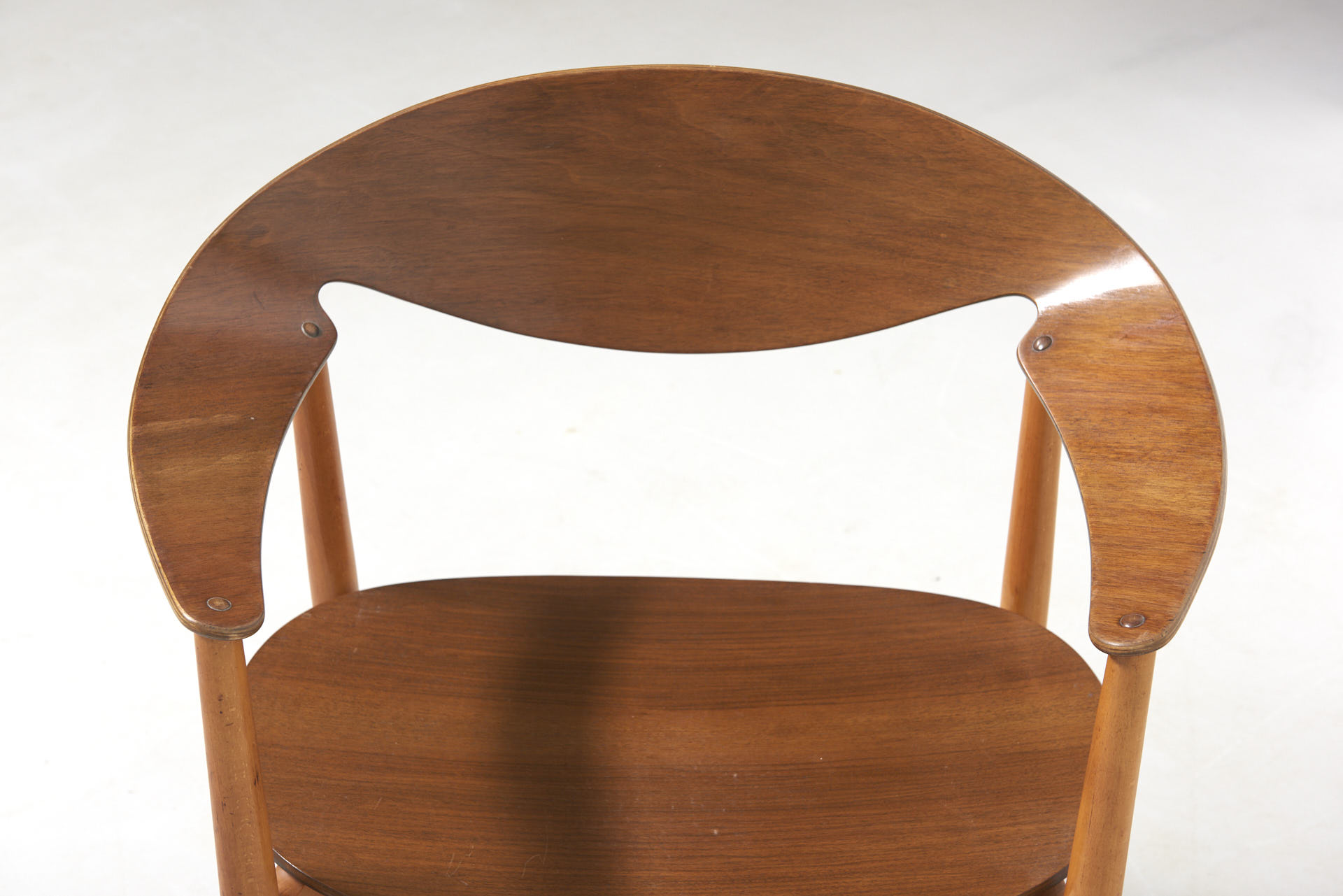 modestfurniture-vintage-2392-metropolitan-chair-fritz-hansen-ejner-larsen-aksel-bender-madsen04