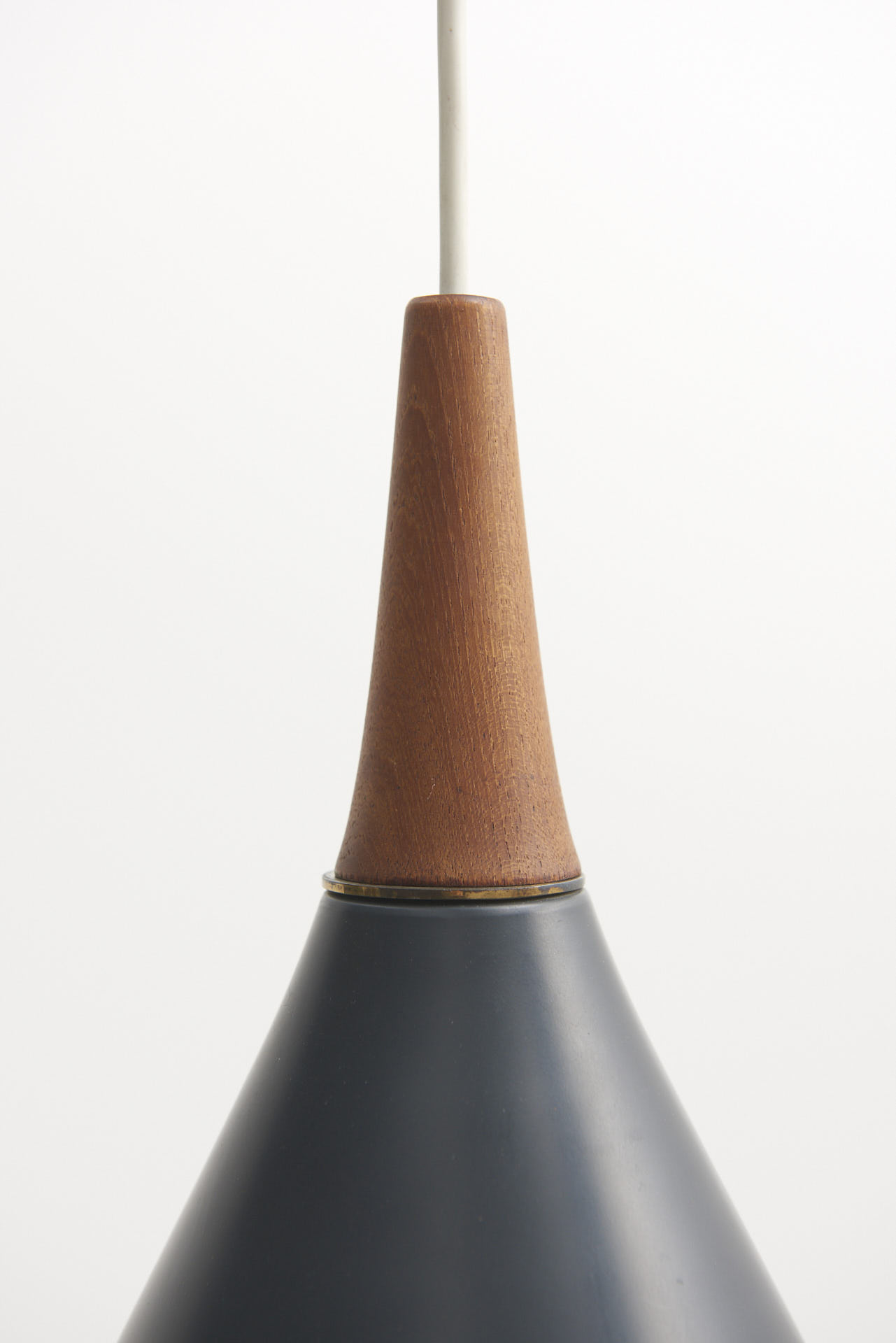modestfurniture-vintage-2838-pendant-lamp-perforated-steel-holm-sorensen-style03