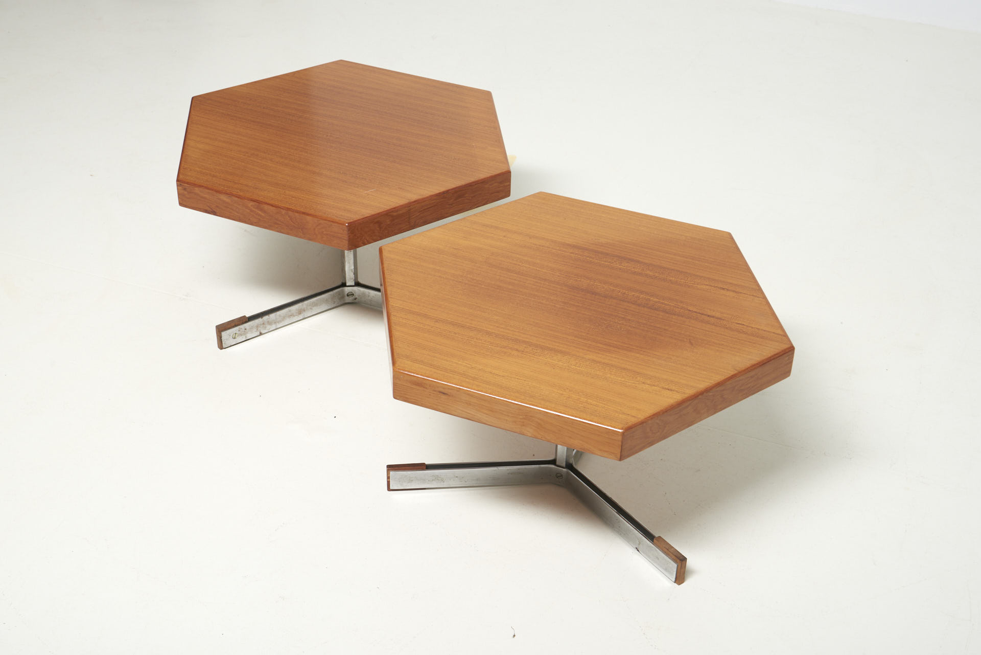 modestfurniture-vintage-3006-hexagonal-low-table03