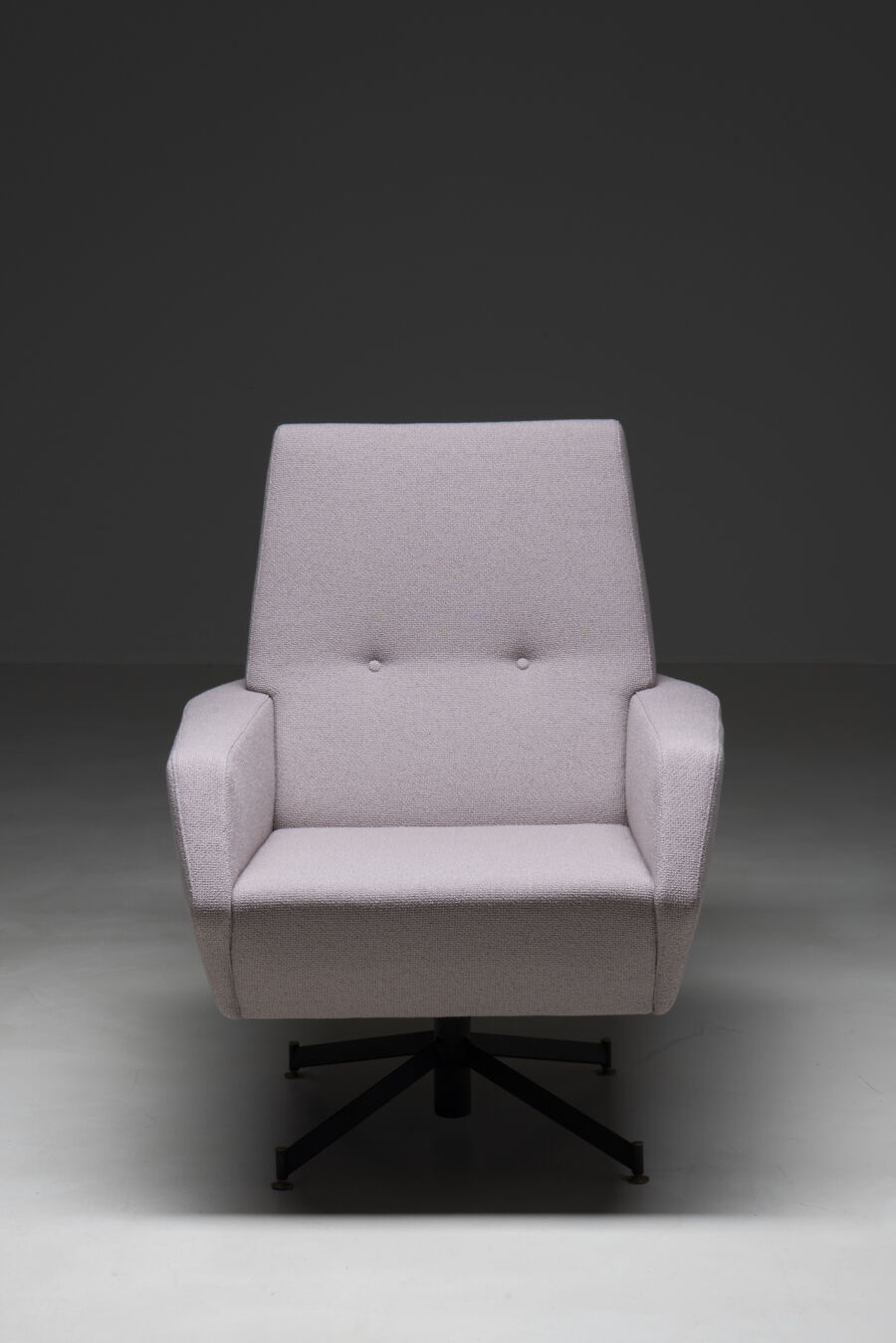 0005busnellieasy-chairspink-11