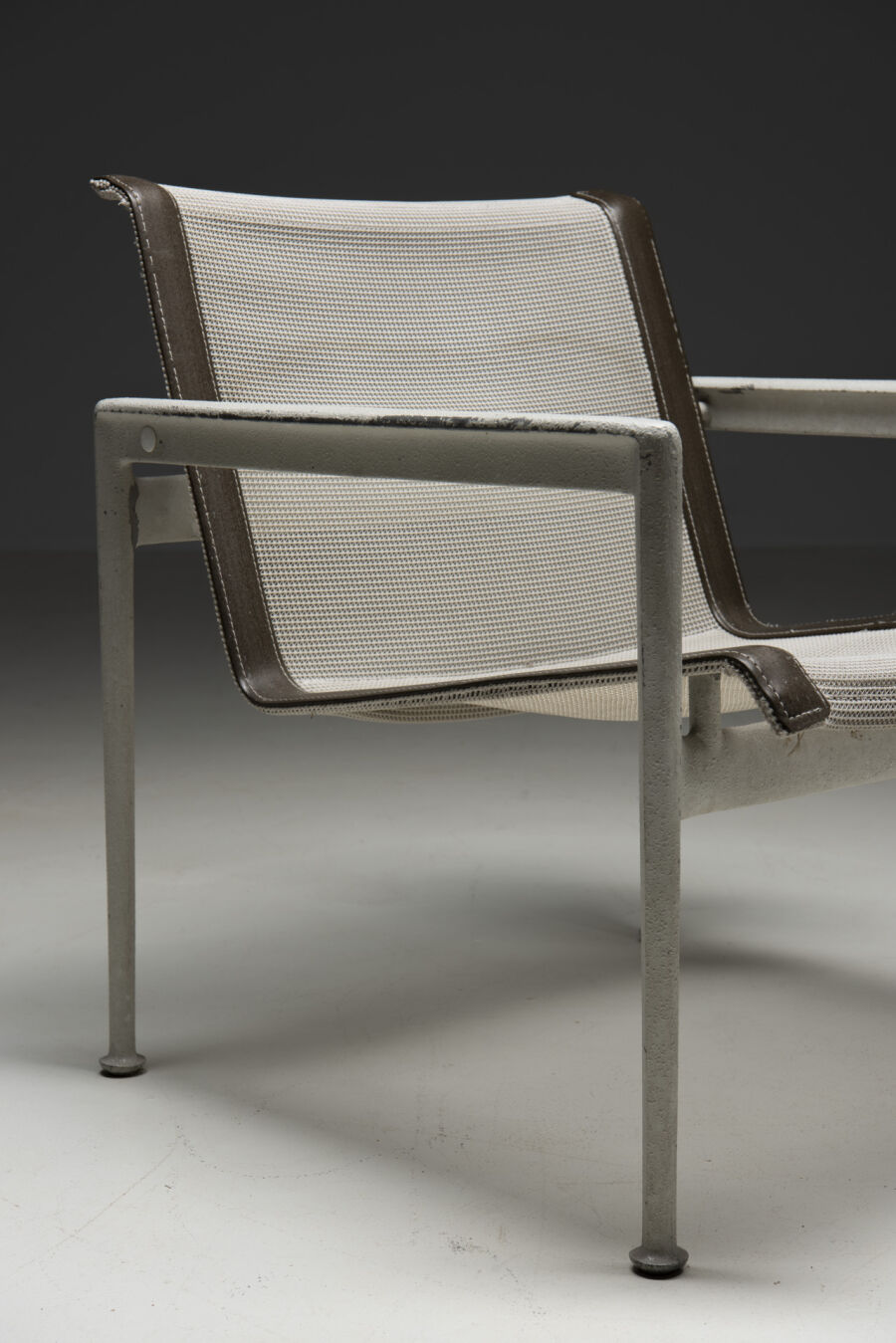 2613knoll-outdoor2-chairswith-arms-13