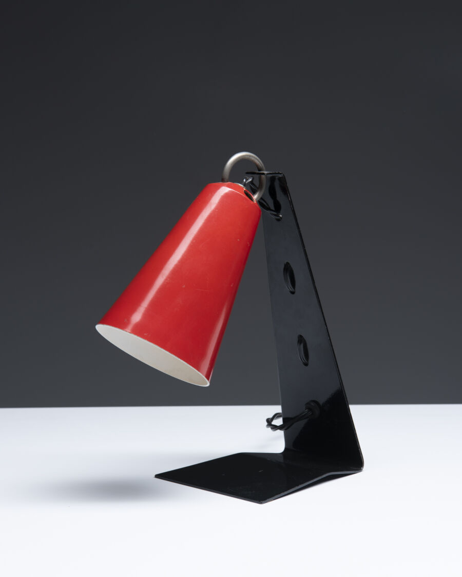 3122kalmar-table-lamp-hacken-black-red