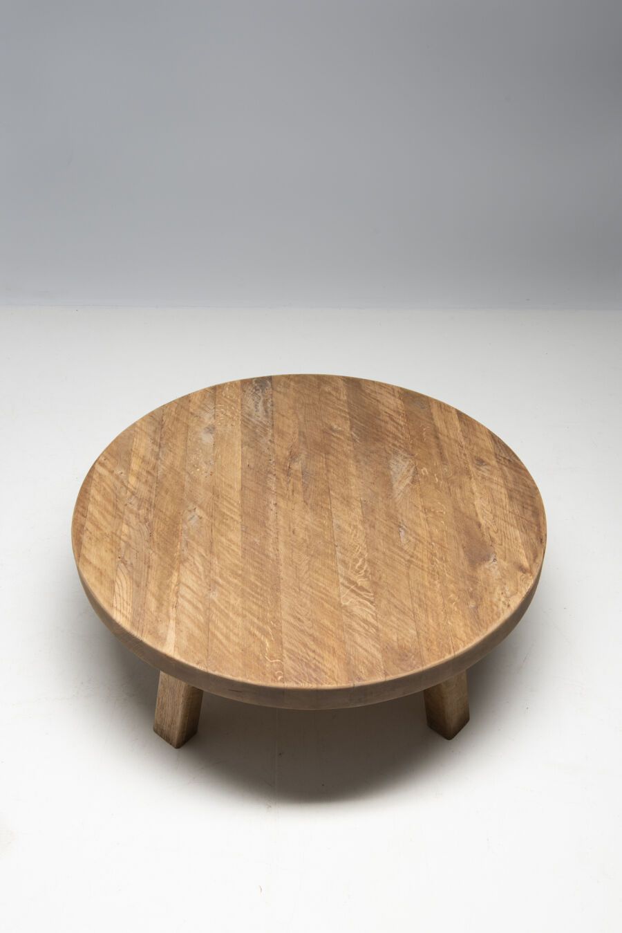 3157solid-oak-round-table-2