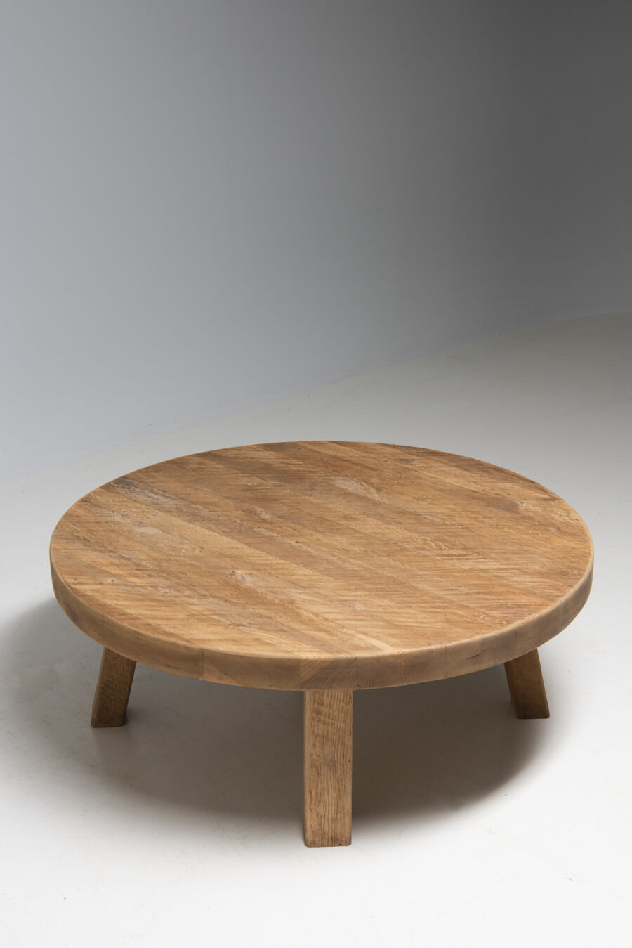 3157solid-oak-round-table-4