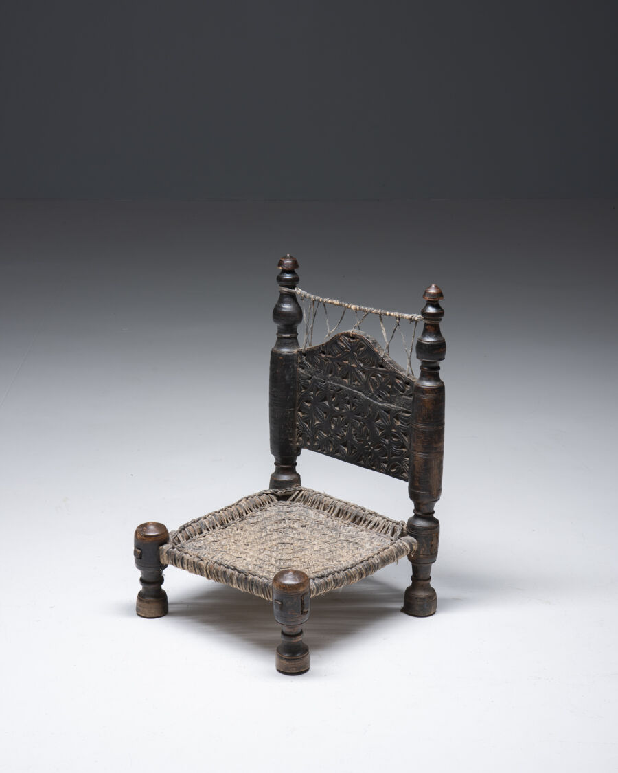 3510-nuristan-decorative-chair-3