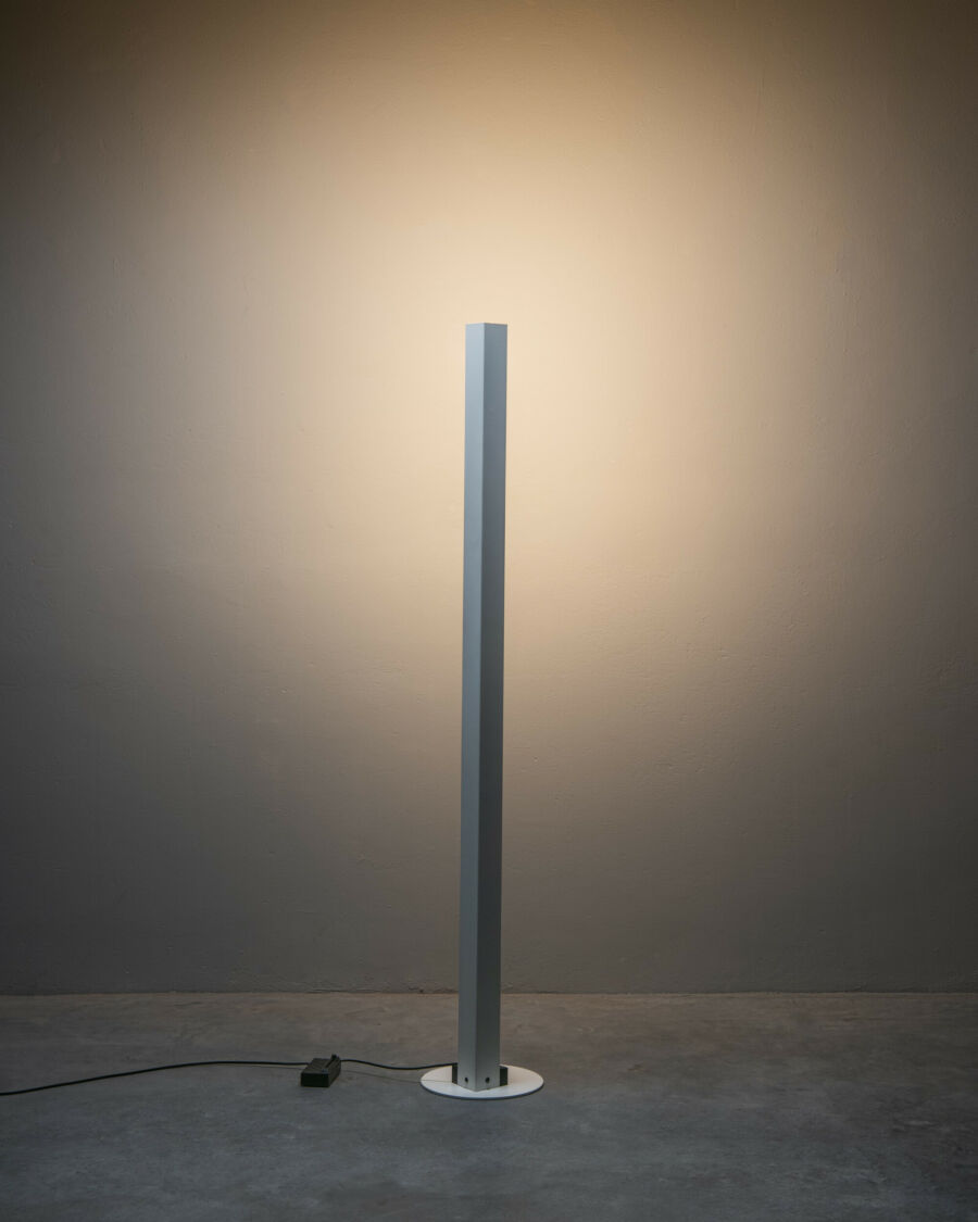 3552floor-lamp-in-white-lacquered-steel-oa-switzerland-10