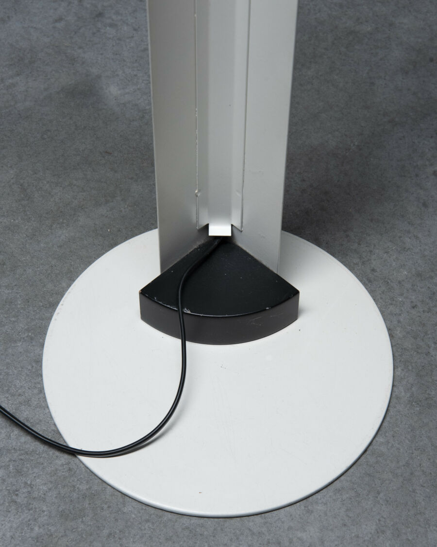 3552floor-lamp-in-white-lacquered-steel-oa-switzerland-9