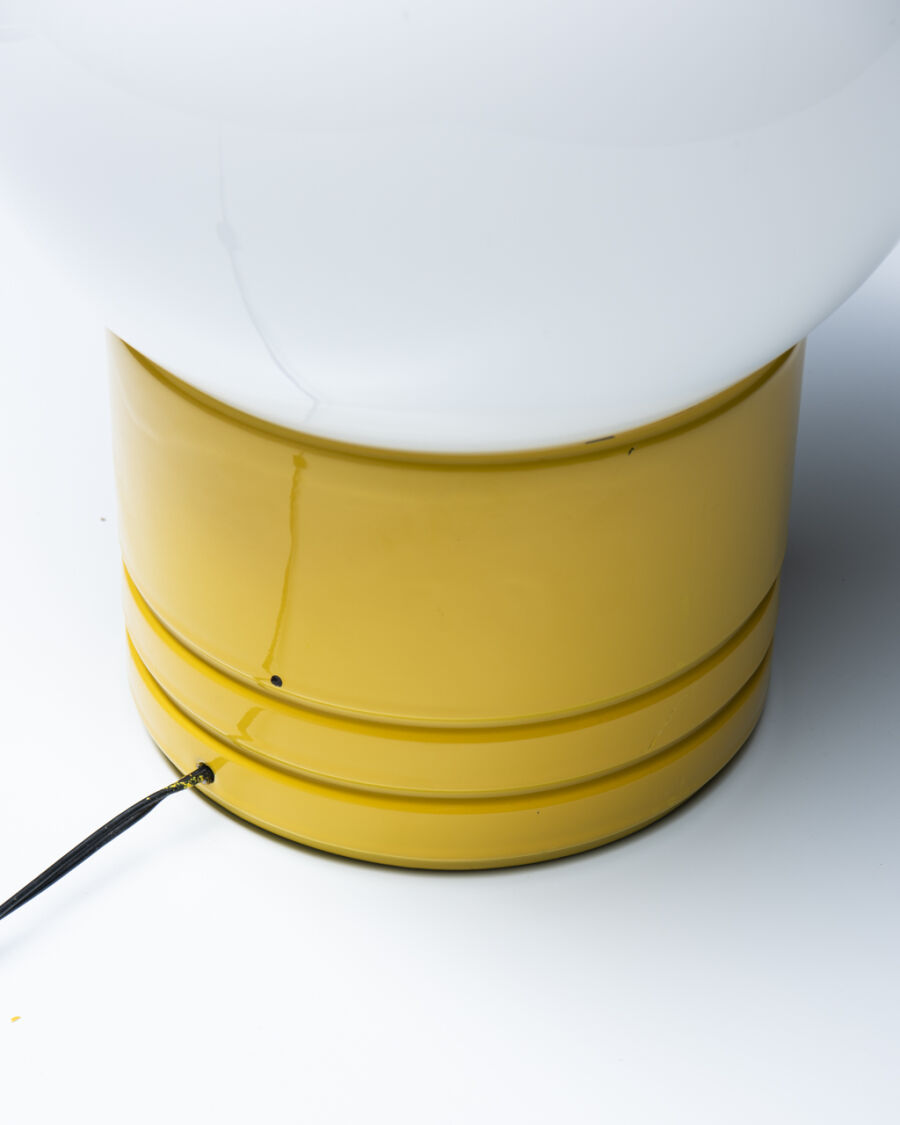 3576desk-lamp-glass-sphere-yellow-base-4