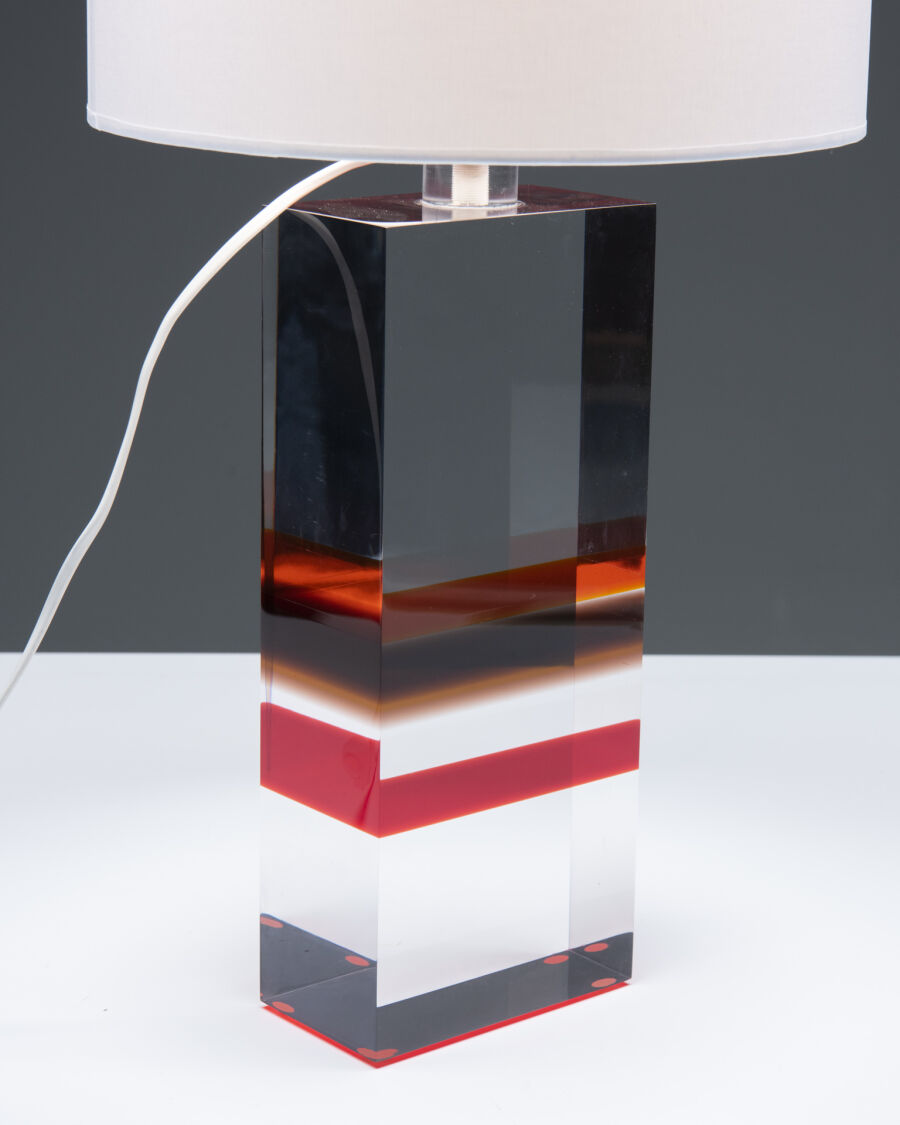 3600-70s-italian-table-lamp-with-lucite-base-6