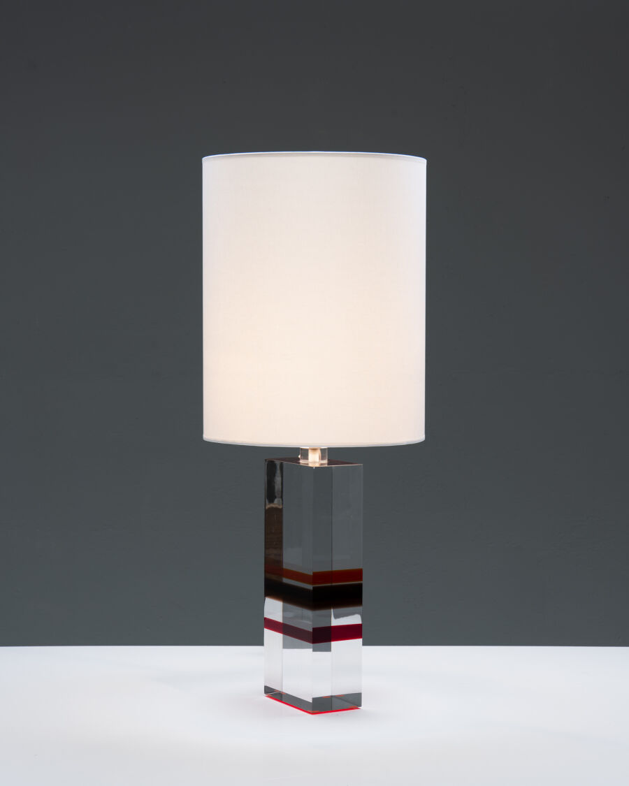 3600-70s-italian-table-lamp-with-lucite-base
