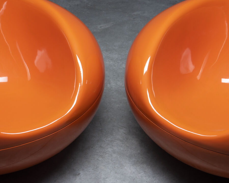 3603pair-of-eero-aarniopastil-easy-chairs-13