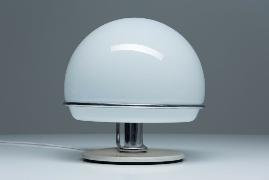 3666-white-space-age-table-lamp-17