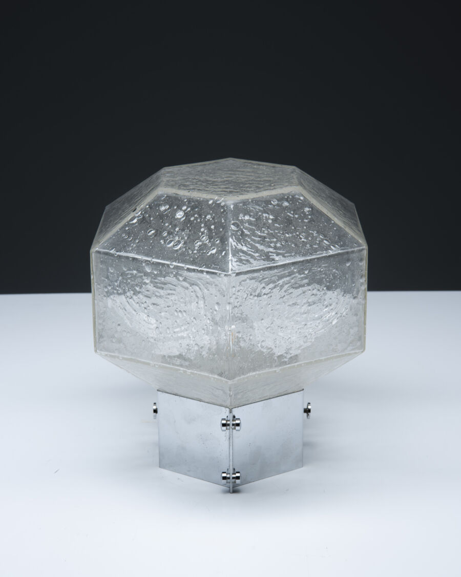 3682table-lamp-with-chromed-base-and-geometric-glass-top-4
