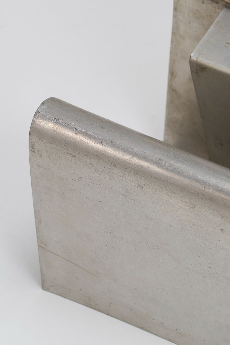 aluminum-magazine-rack-rob-parry08