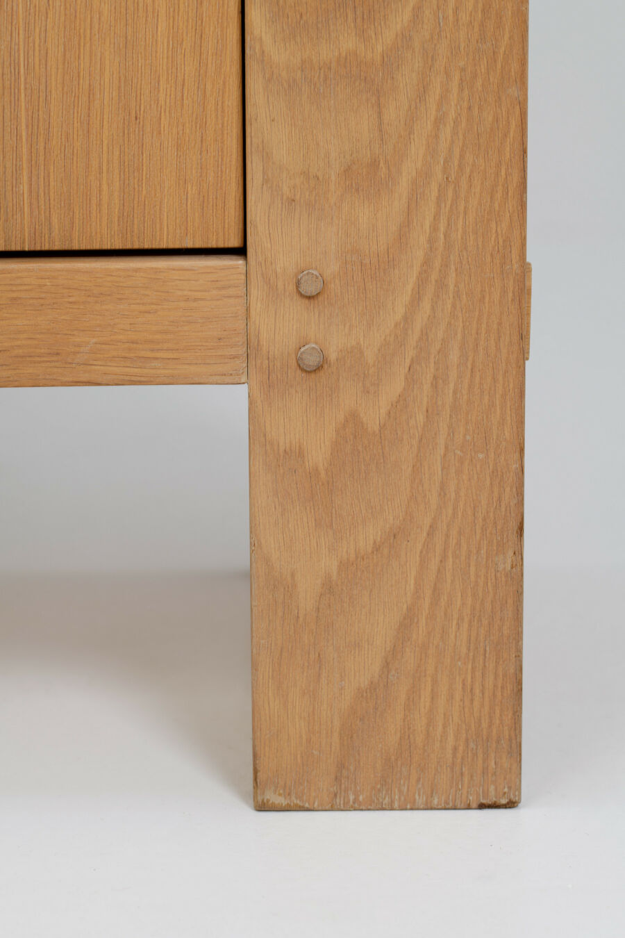 brutalist-graphical-oak-highboard-with-bar-cabinet-frans-defour-19tfqT