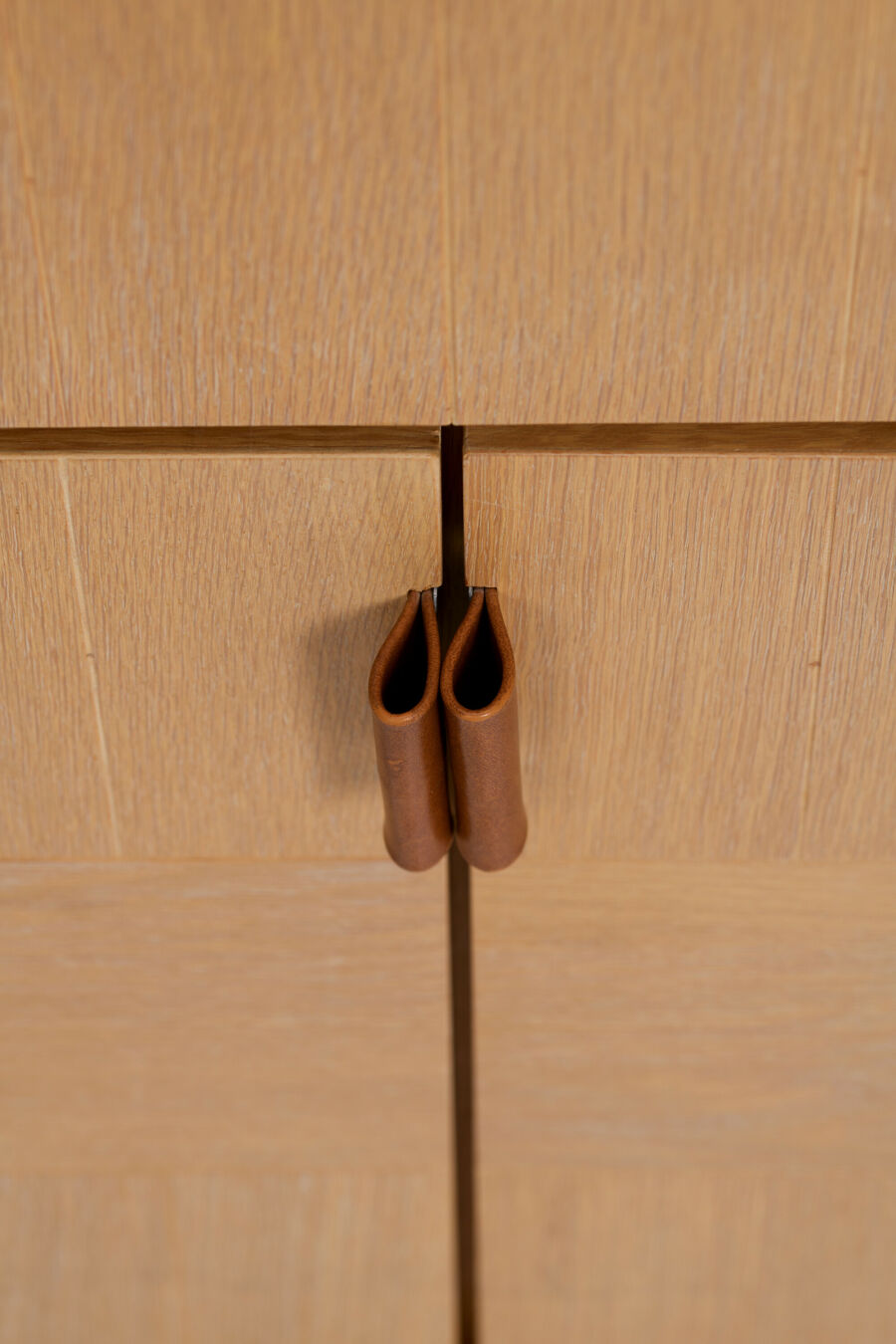 brutalist-graphical-oak-highboard-with-bar-cabinet-frans-defour-20WfP3