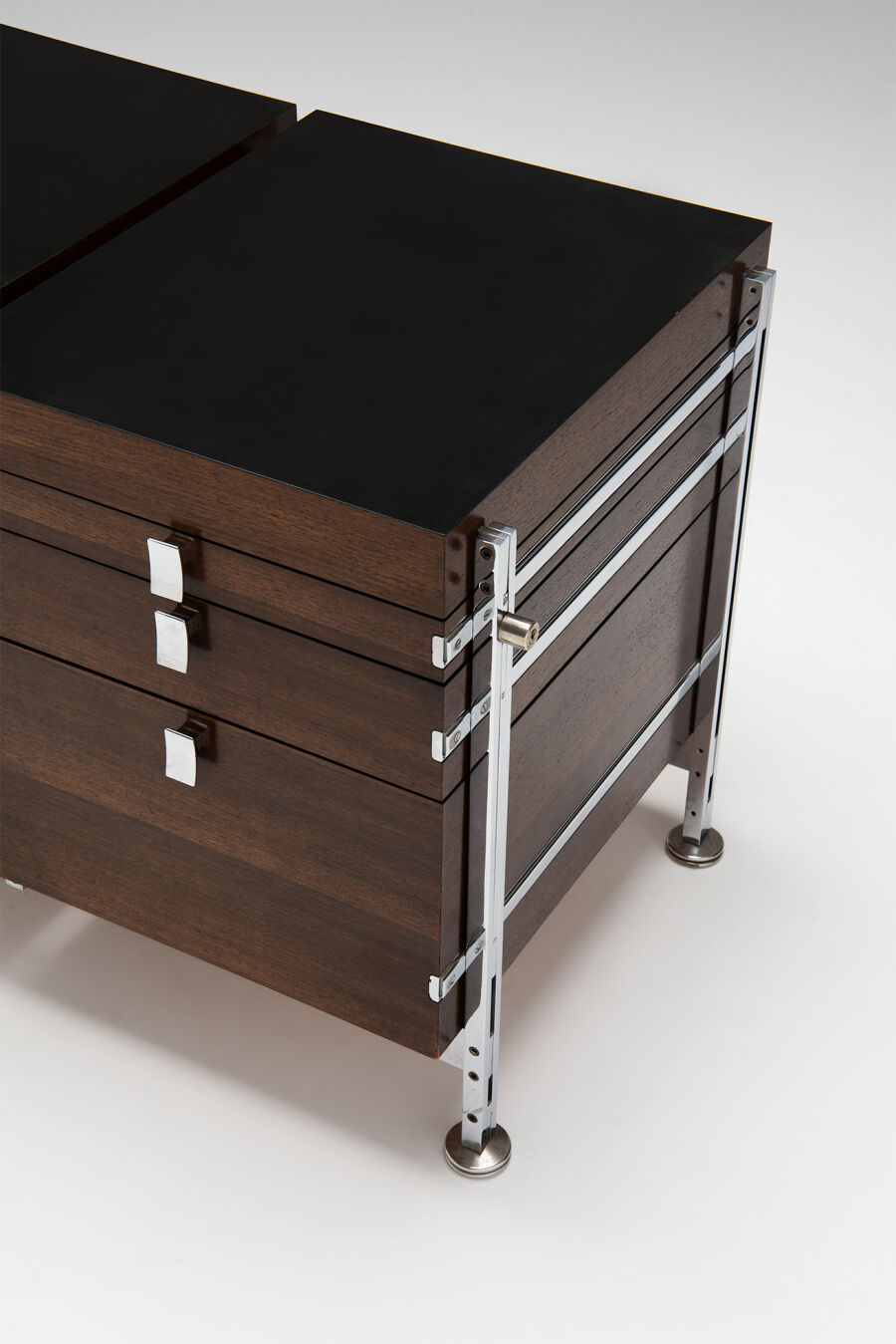 chest-of-drawers-jules-wabes2