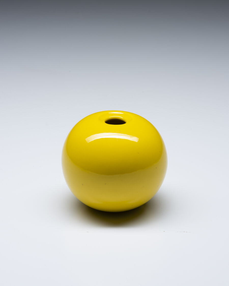 cs045gabianelli-ball-vase-in-yellow-ceramics-5_1