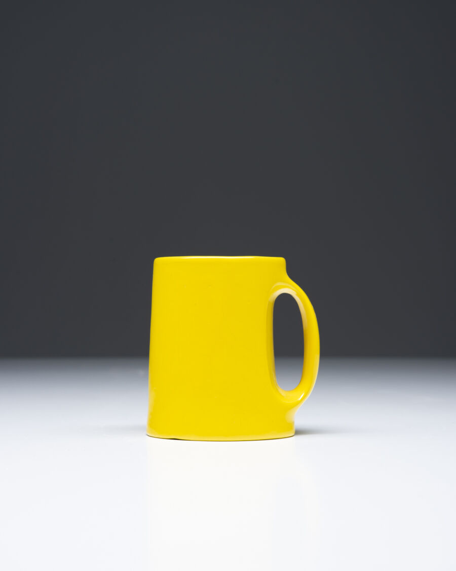 cs046gabianelli-mug-in-yellow-ceramics_1