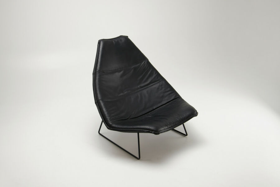 geoffrey-harcourt-artifort-geoffrey-harcourt-artifort-f585-sledge-chair-rare-base-03