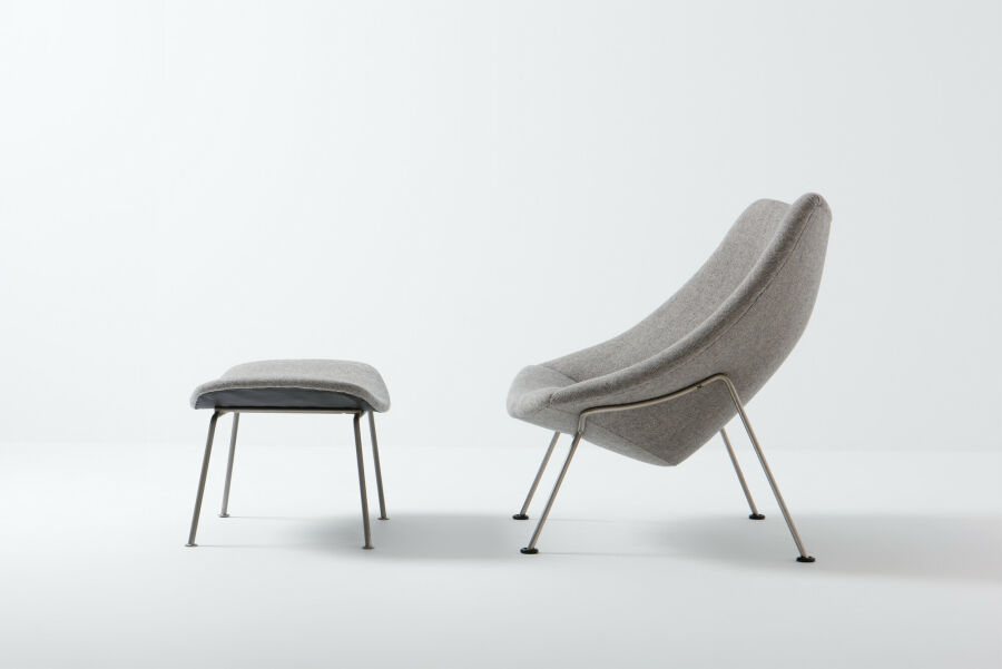 OYSTER CHAIR WITH OTTOMAN Pierre Paulin Artifort