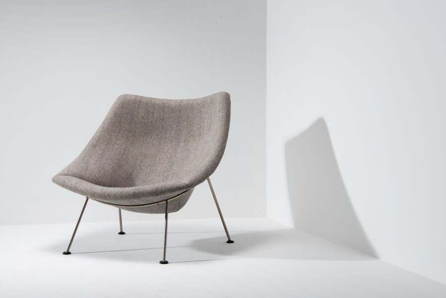 OYSTER CHAIR WITH OTTOMAN Pierre Paulin Artifort