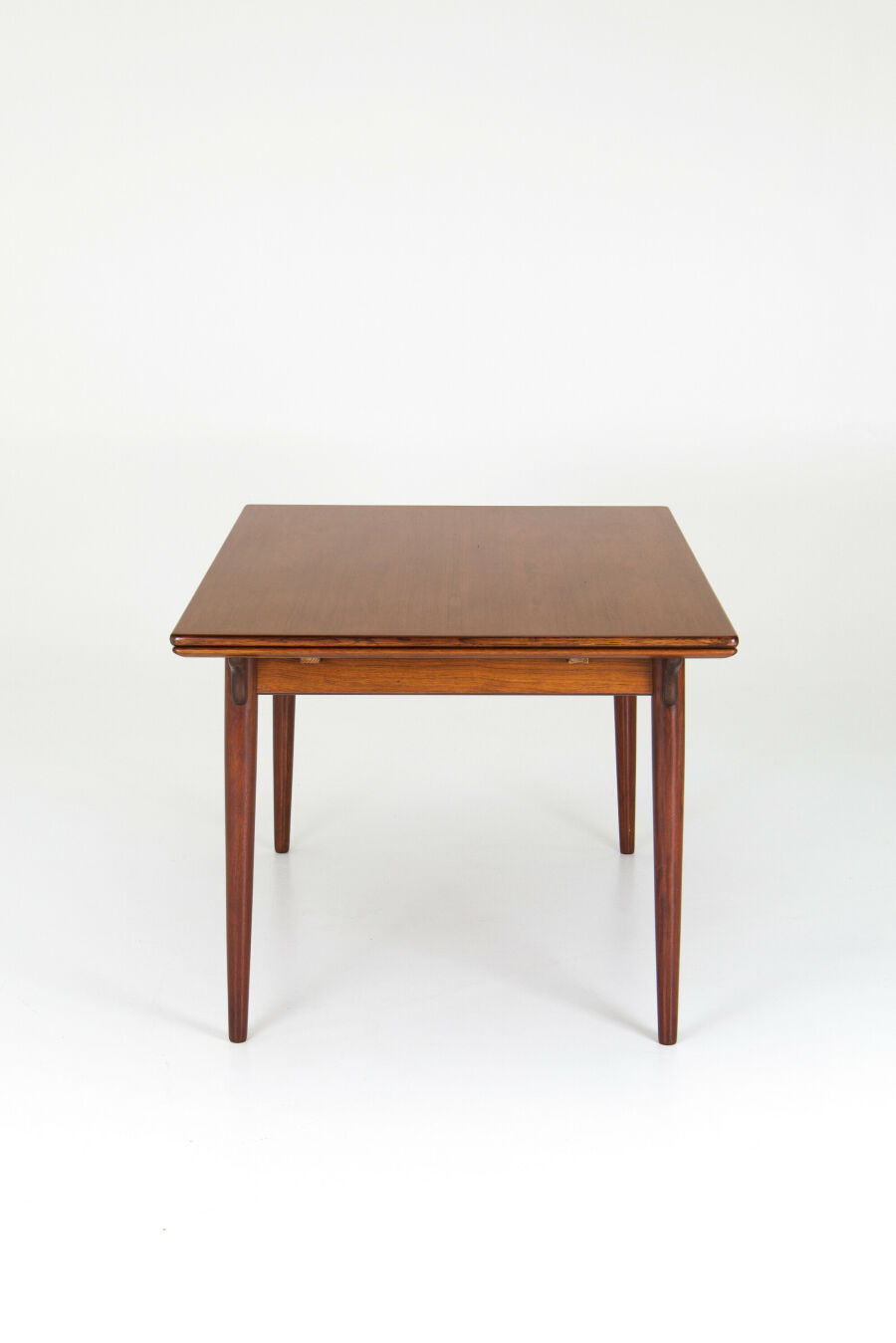 gunni-omann-model-54-dining-table01