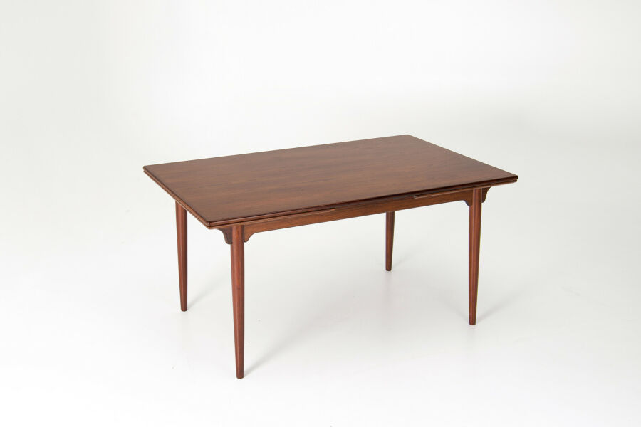 gunni-omann-model-54-dining-table02