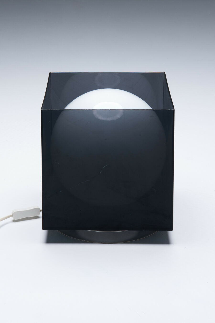 italian-table-lamp-acrylic-cube-inner-white-glass-sphere-60s1Pb9A