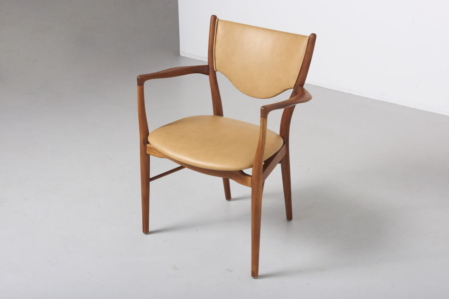 modestfurniture-vintage-1438-finn-juhl-armchair-bo-7207