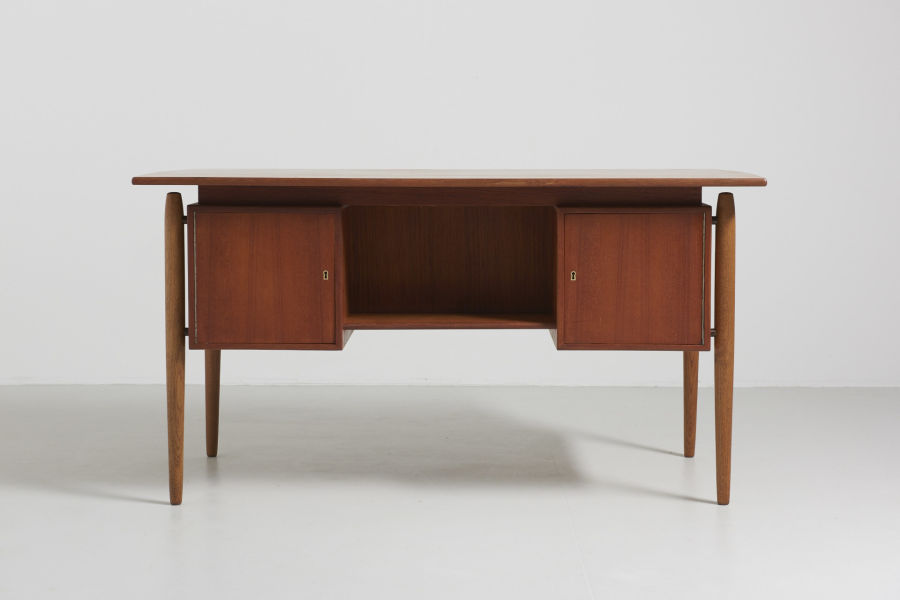 modest furniture vintage 1502 danish desk in teak with oak legs 11