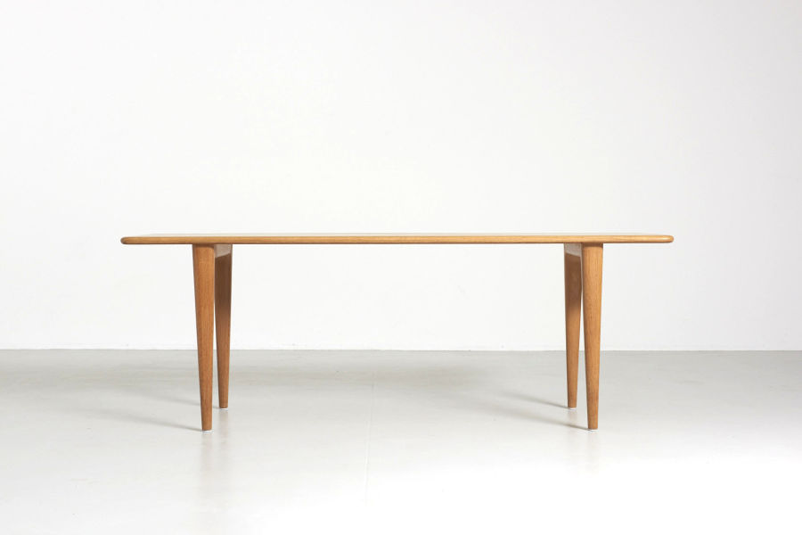 modest furniture vintage 1599 low table solid oak 01