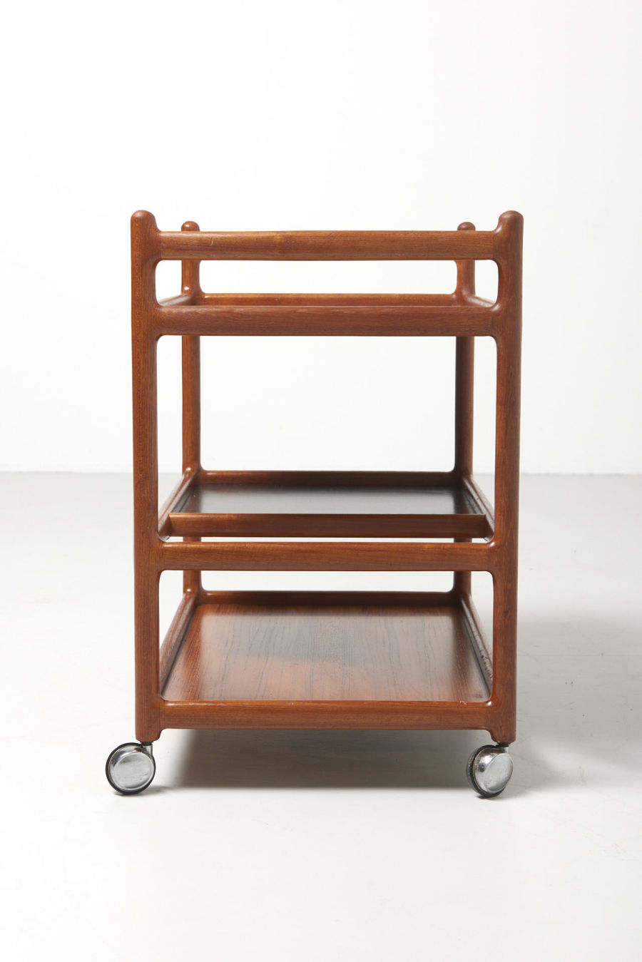modest furniture vintage 1633 teak trolley johannes andersen 04