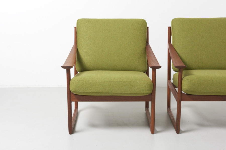 modest furniture vintage 1687 pair easy chairs hvidt molgaard 02