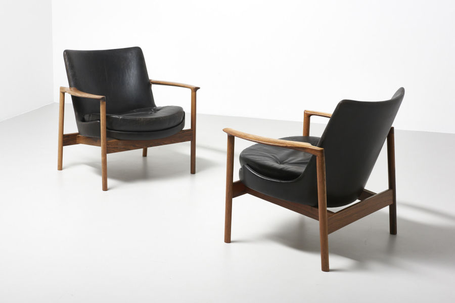 modestfurniture-vintage-1699-ib-kofod-larsen-pair-easy-chairs-froscher15