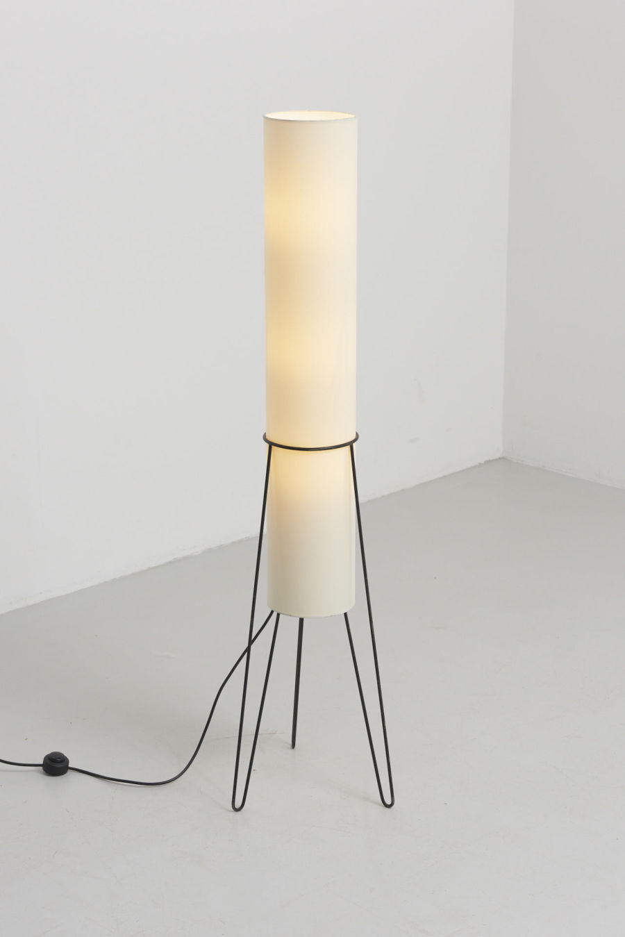 modestfurniture-vintage-1772-floor-lamp-wireframe01