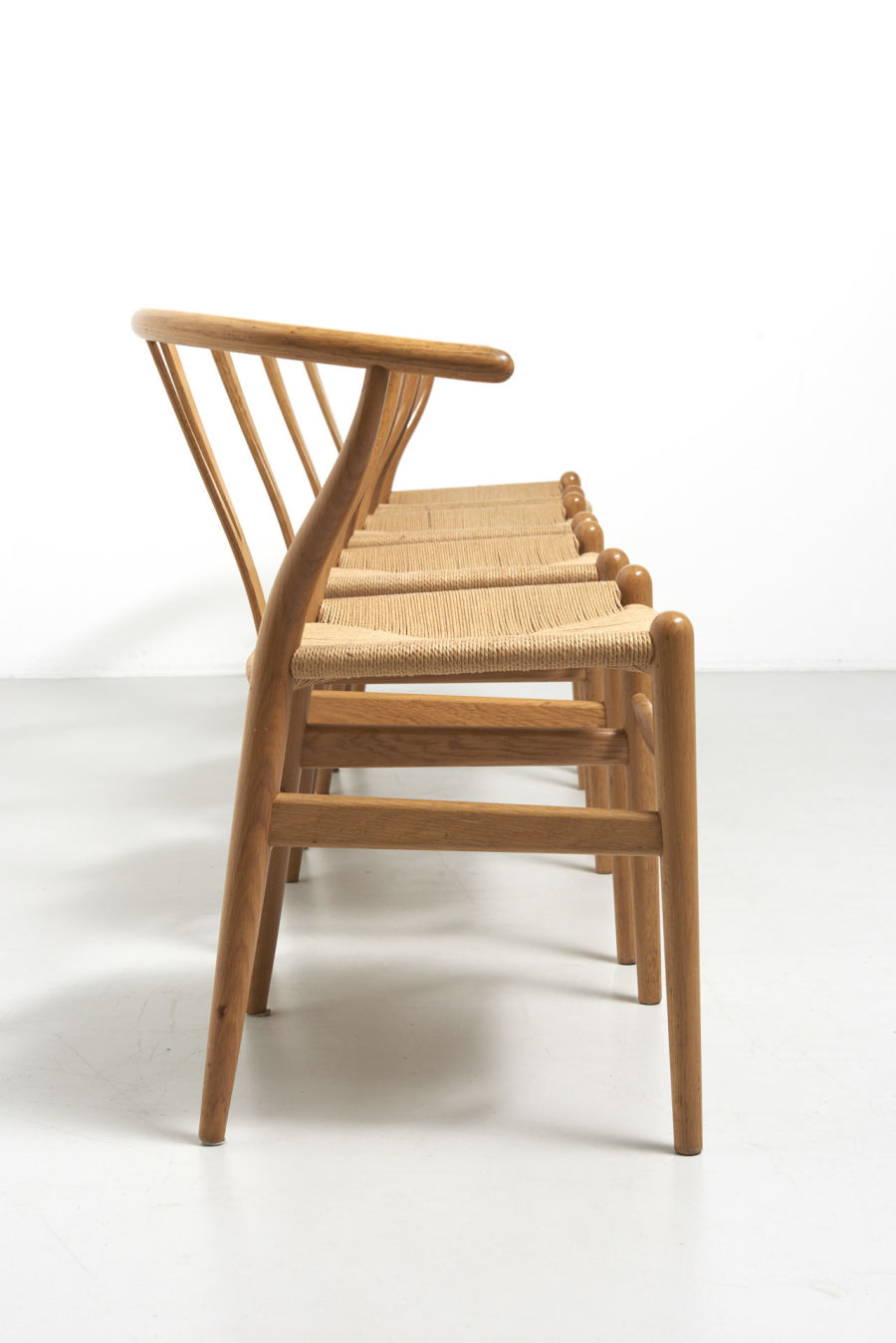 modestfurniture-vintage-1957-wishbone-chairs-hans-wegner02