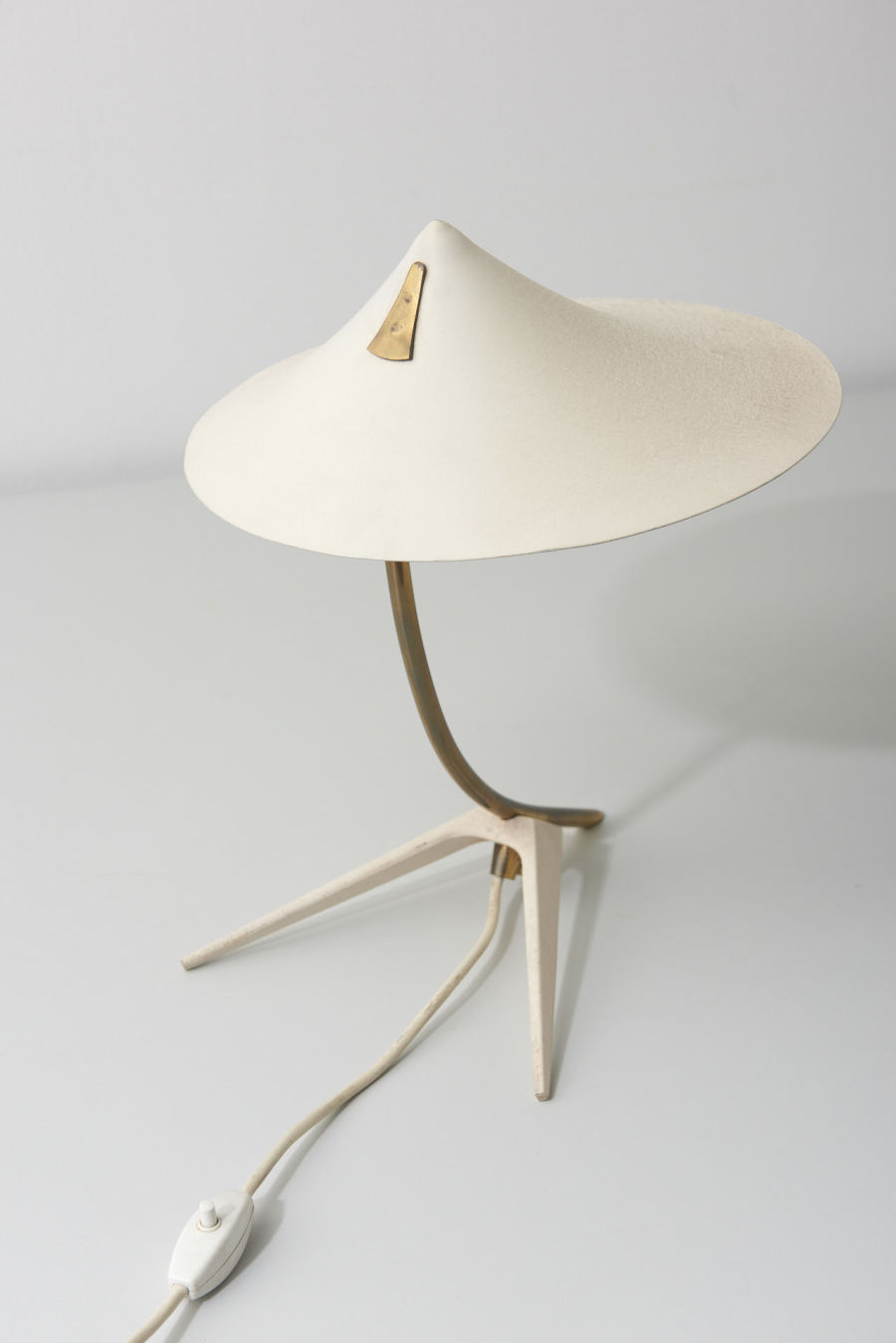 modestfurniture-vintage-1981-desk-lamp-white-shade05