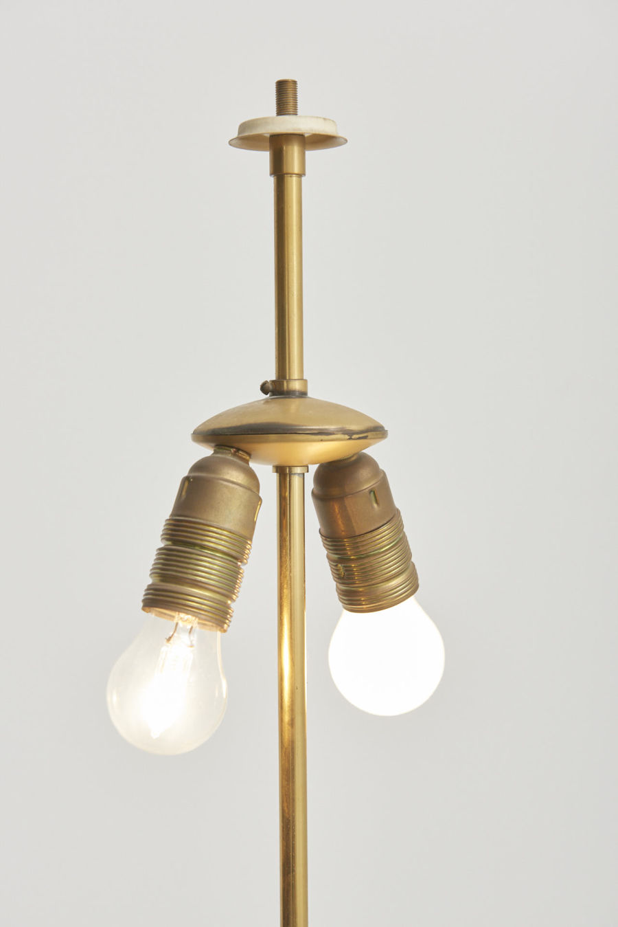 modestfurniture-vintage-2004-floor-lamp-brass-1950s09