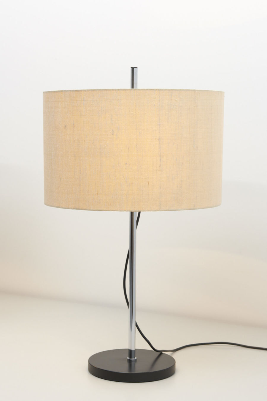 modestfurniture-vintage-2005-staff-table-lamp05
